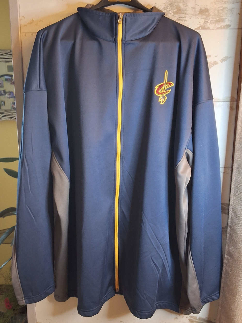 Majestic Navy Performance Jacket and Gray Panels Cleveland Cavaliers 4X